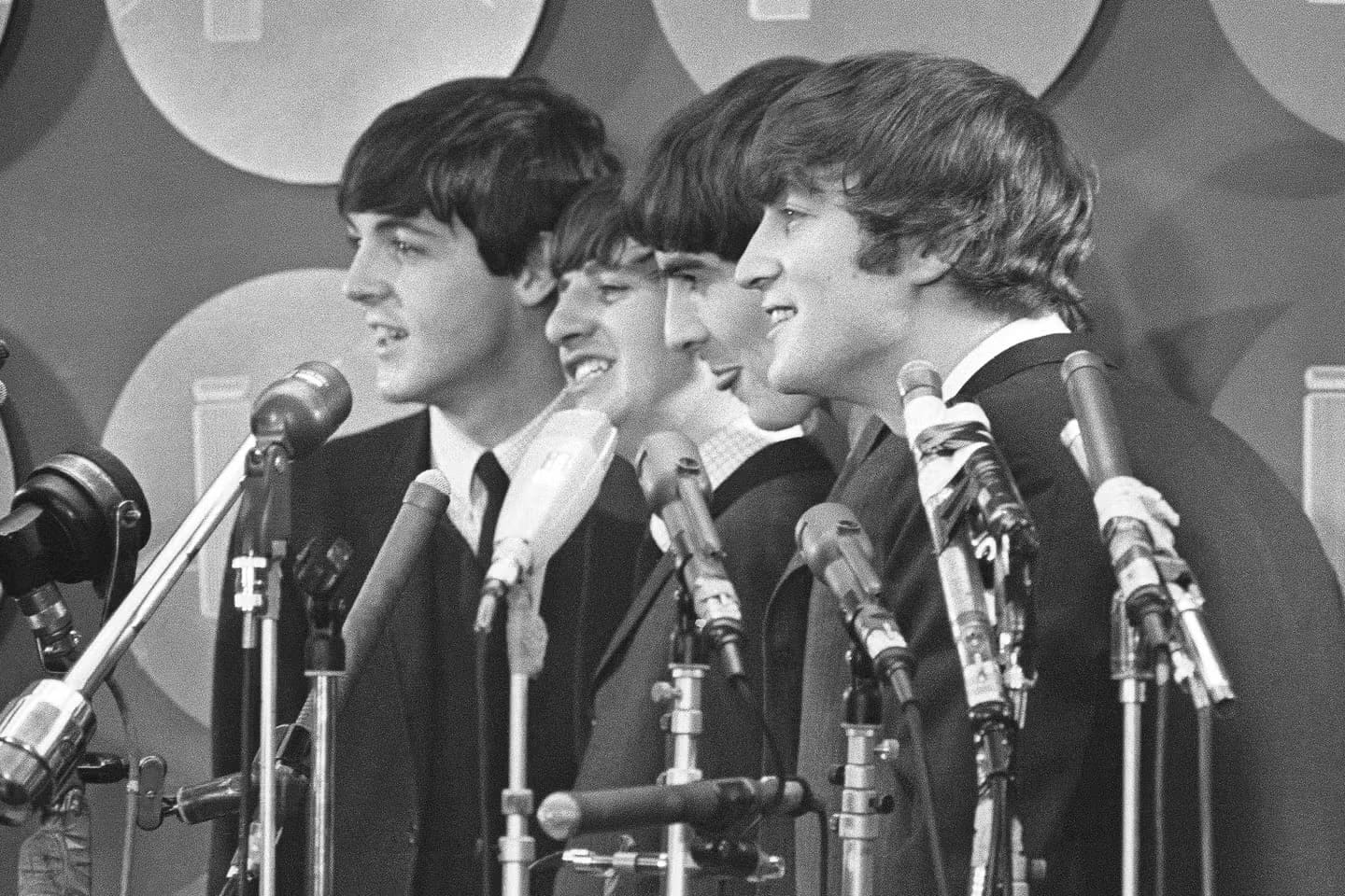 « Faire sortir les gens de chez eux » : Sam Mendes dévoile les visages des Beatles au cinéma