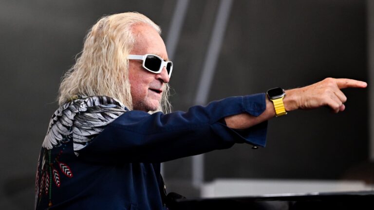 Michel Polnareff juge la scène musicale actuelle « très pauvre » avant la sortie de son nouvel album