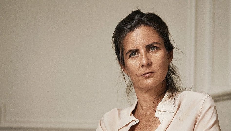 Camille Kouchner signe un roman poignant sur l’amitié, la perte et les blessures de l’enfance