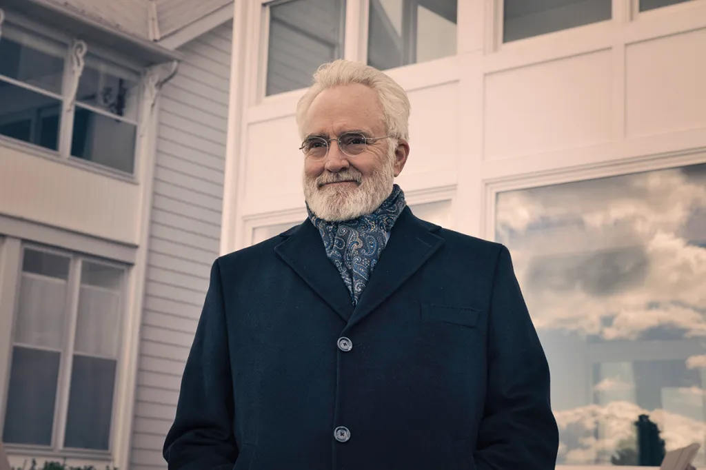 Bradley Whitford tacle Jeff Bezos et Disney : « Parlez, bordel ! »