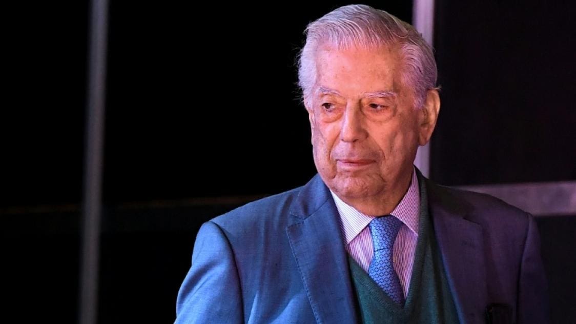 Mario Vargas Llosa, le géant des lettres hispaniques, s’éteint à 89 ans