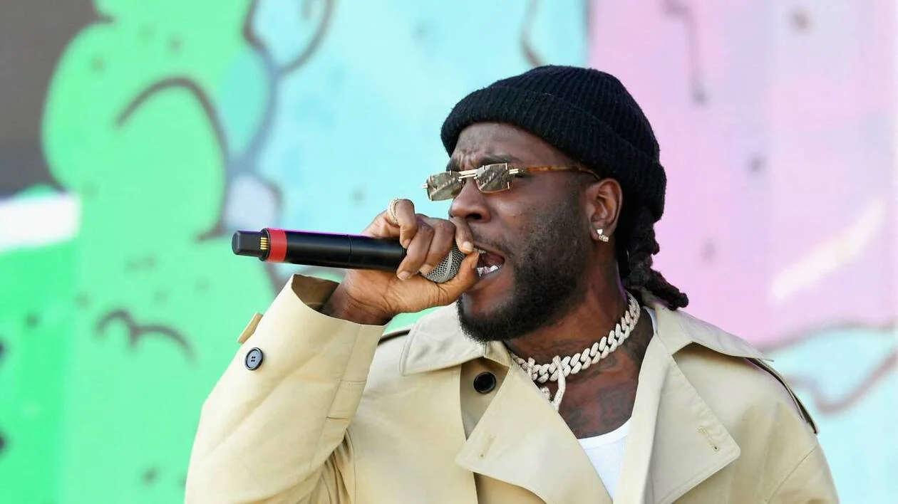 Burna Boy enflamme le Stade de France pour un concert historique