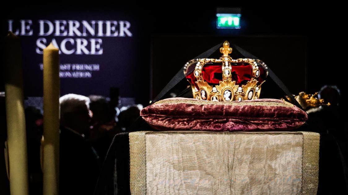 Le dernier sacre royal ressuscité à la Galerie des Gobelins