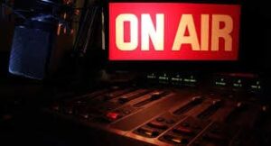 Audiences radio : France Inter toujours reine, Europe 1 crée la surprise