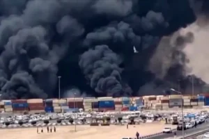Explosion meurtrière dans un port iranien : au moins 25 morts et 800 blessés