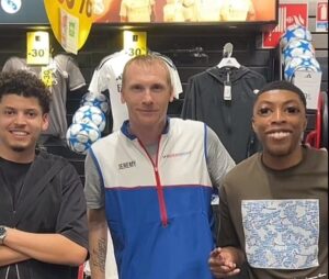 La reconversion de l'ex-footballeur Jérémy Mathieu passionne le monde entier