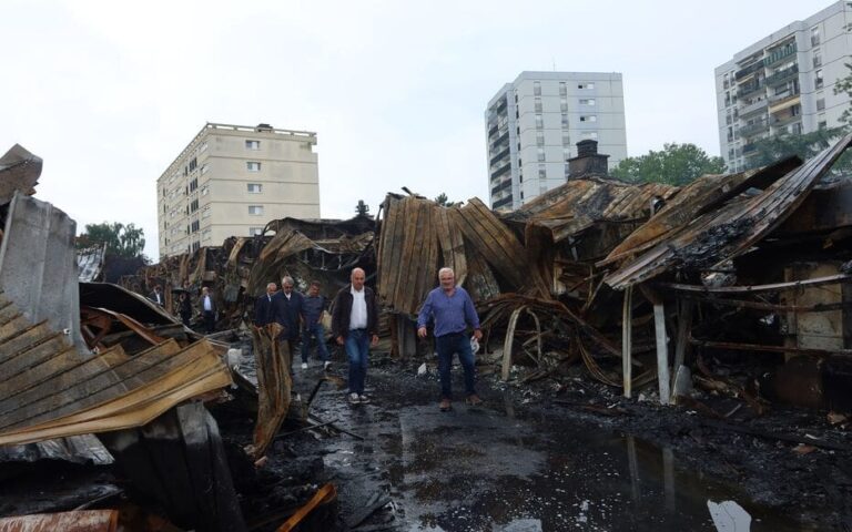 Le Mée-sur-Seine : le centre commercial incendié lors des émeutes est en démolition