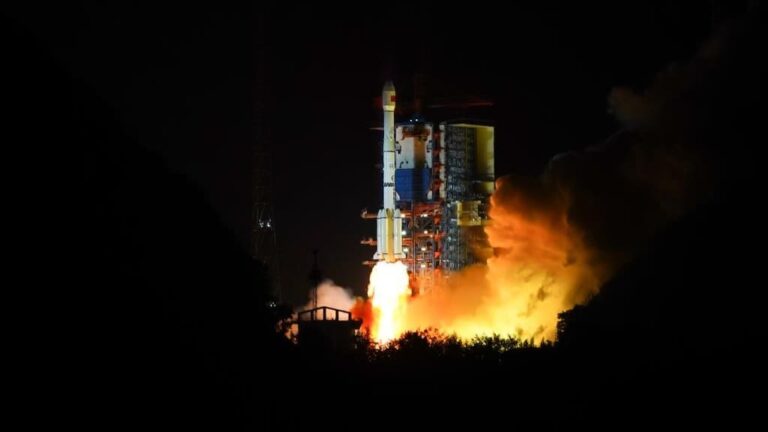 La Chine lance un satellite pour tester une technologie de communication