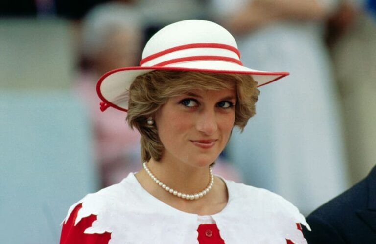 La plus grande vente aux enchères de vêtements de la princesse Diana