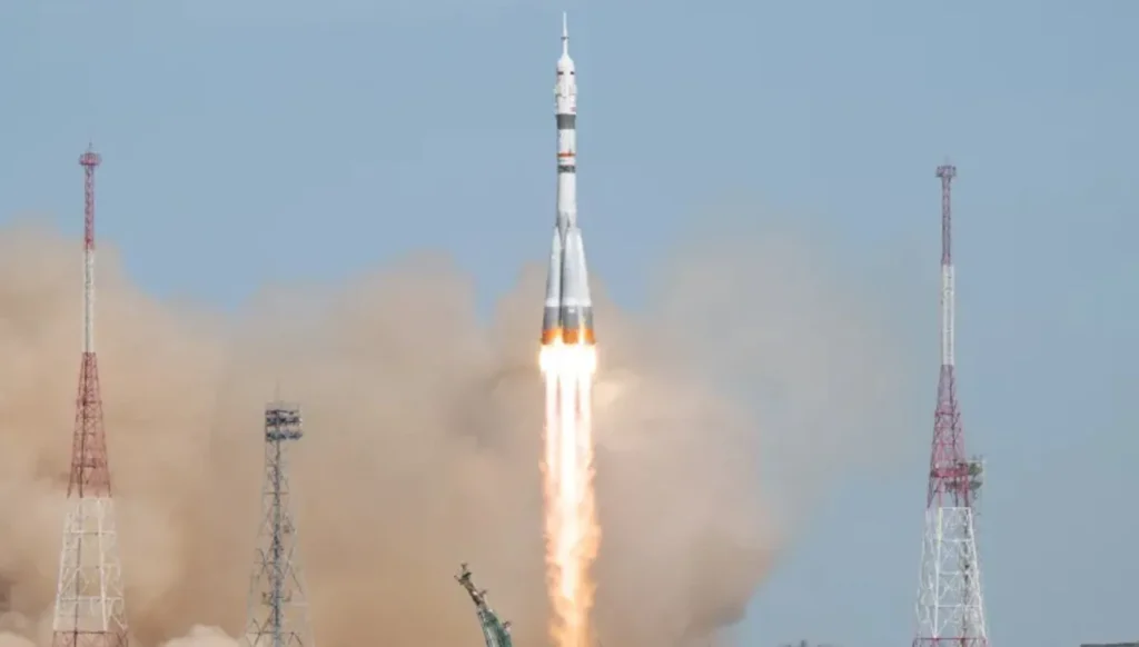 Lancement de Soyouz MS-27 transportant trois astronautes dans l’espace pour effectuer 50 expériences scientifiques