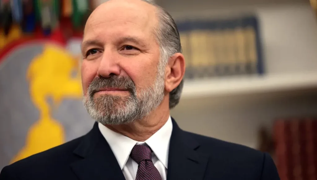 Le ministre américain : Les produits électroniques exemptés seront soumis à des droits de douane distincts