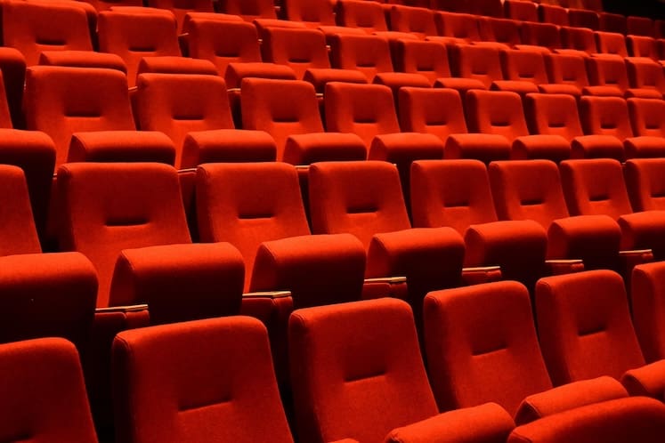 Les cinémas américains veulent prolonger la période d’exclusivité en salle avant la diffusion numérique