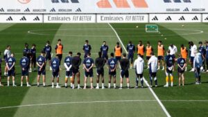 Une minute de silence à l'entraînement du Real Madrid en hommage au pape François