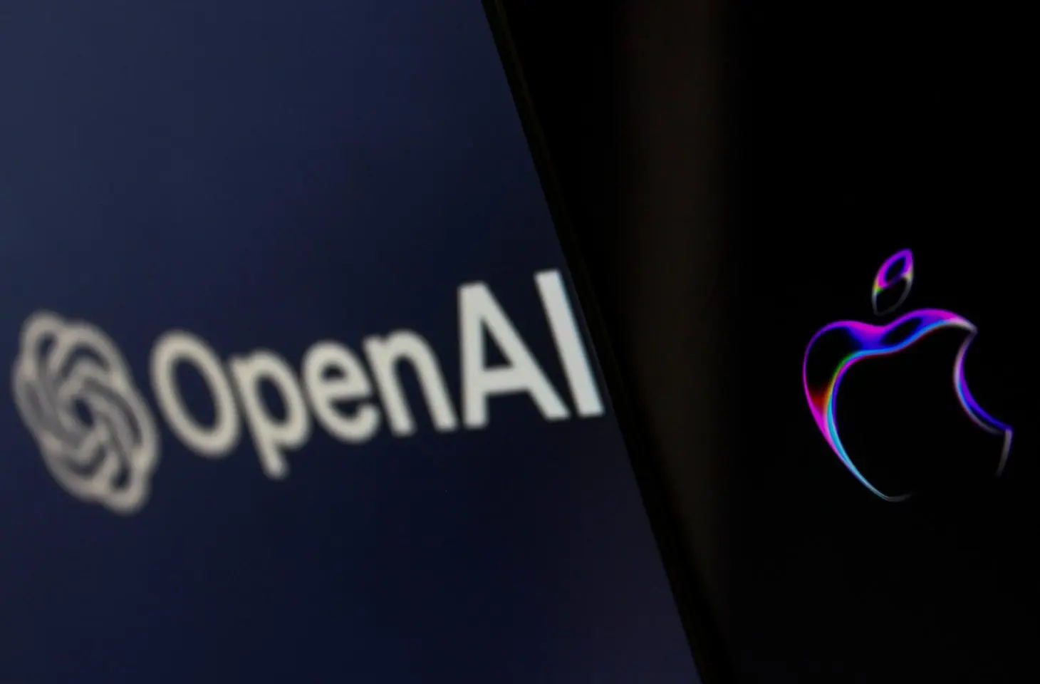 OpenAI envisage d'acquérir une entreprise pour développer un appareil concurrent de l’iPhone