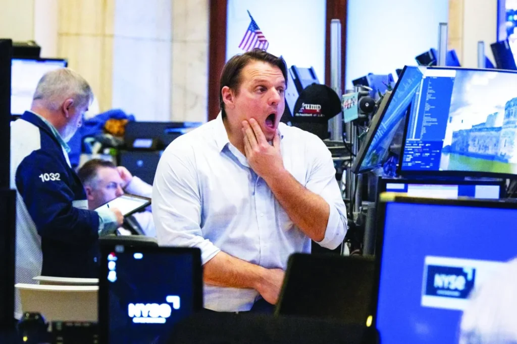 Paniques sur les marchés mondiaux avec le maintien de Donald Trump de sa position sur les droits de douane