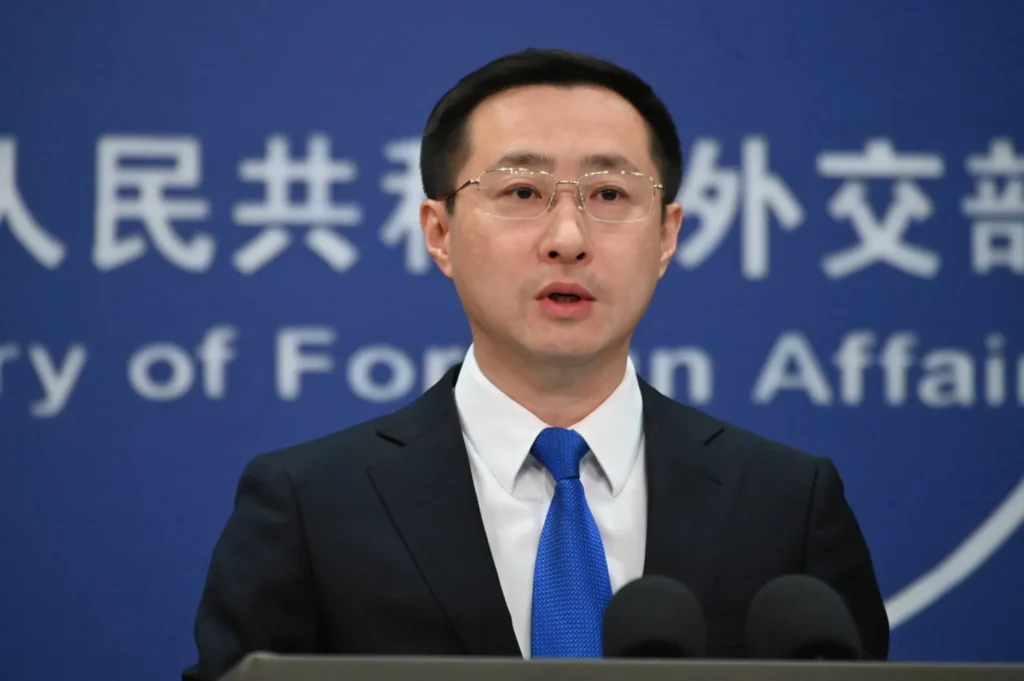 Pékin rejette les accusations sans fondement de participation de soldats chinois à la guerre en Ukraine