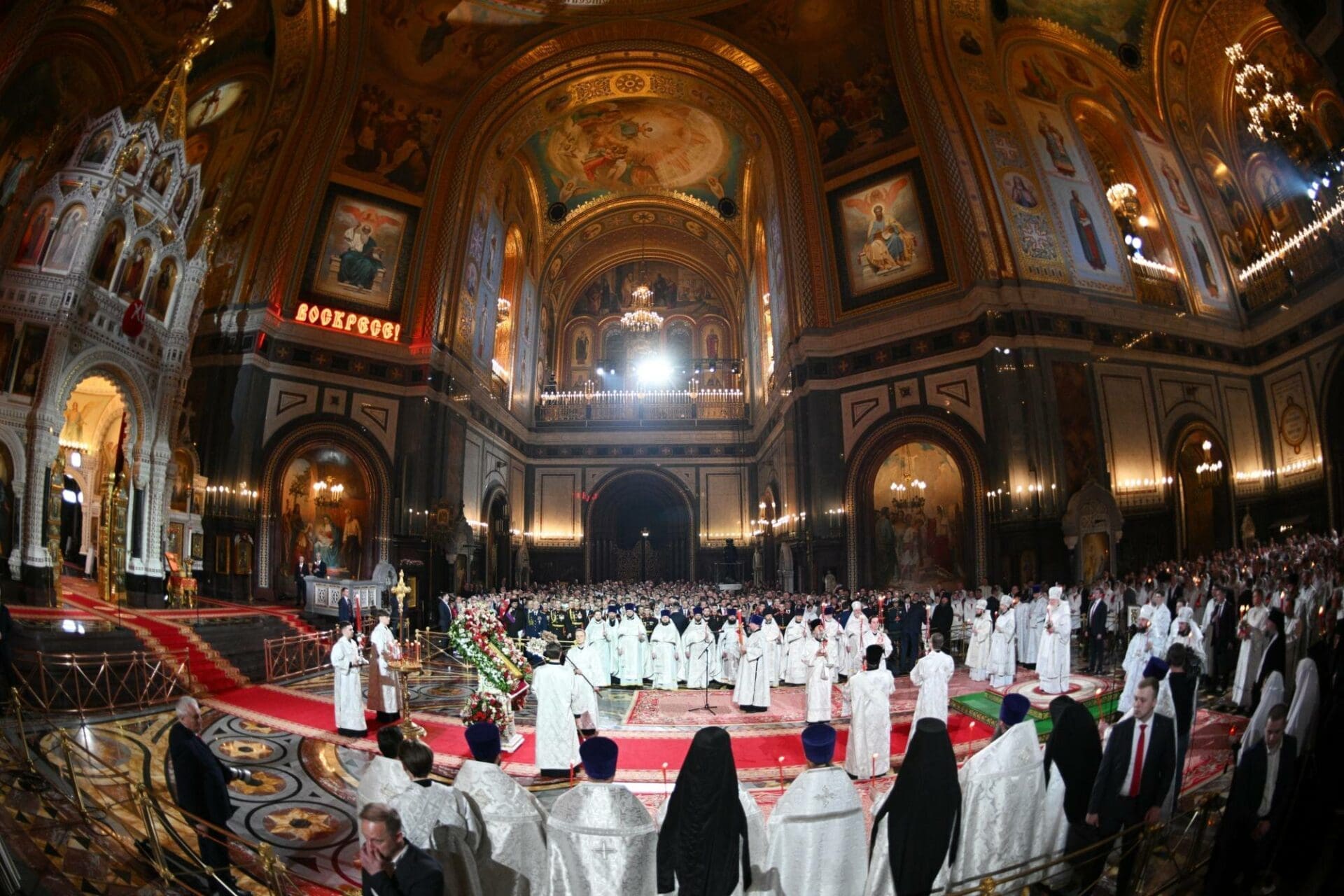 Poutine Assiste À La Messe De Pâques Après L’annonce D’une Trêve En Ukraine