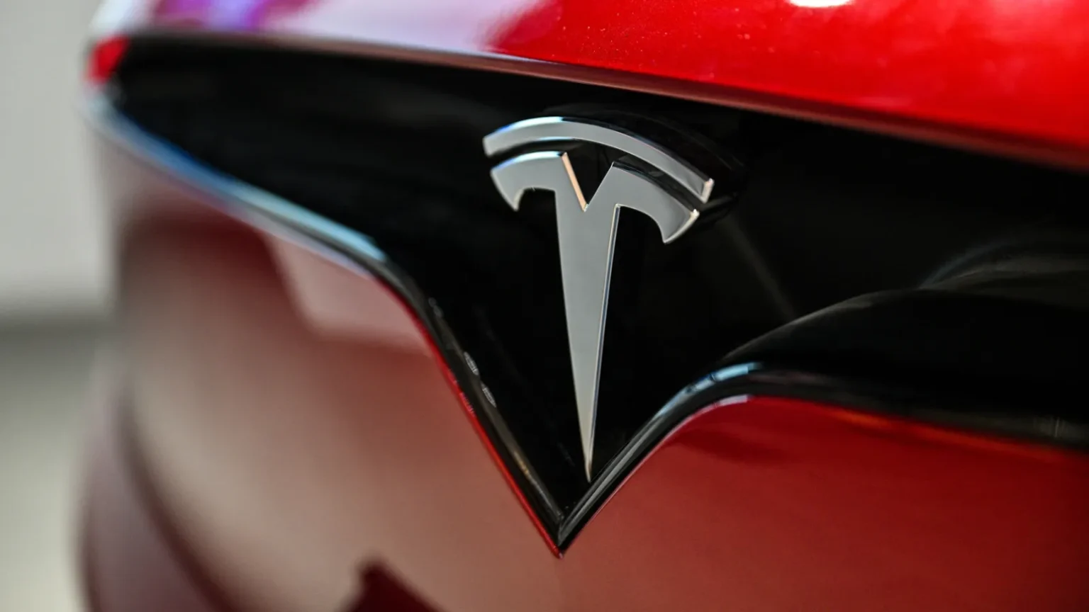 Première salle d’exposition Tesla en Arabie saoudite pour les véhicules électriques