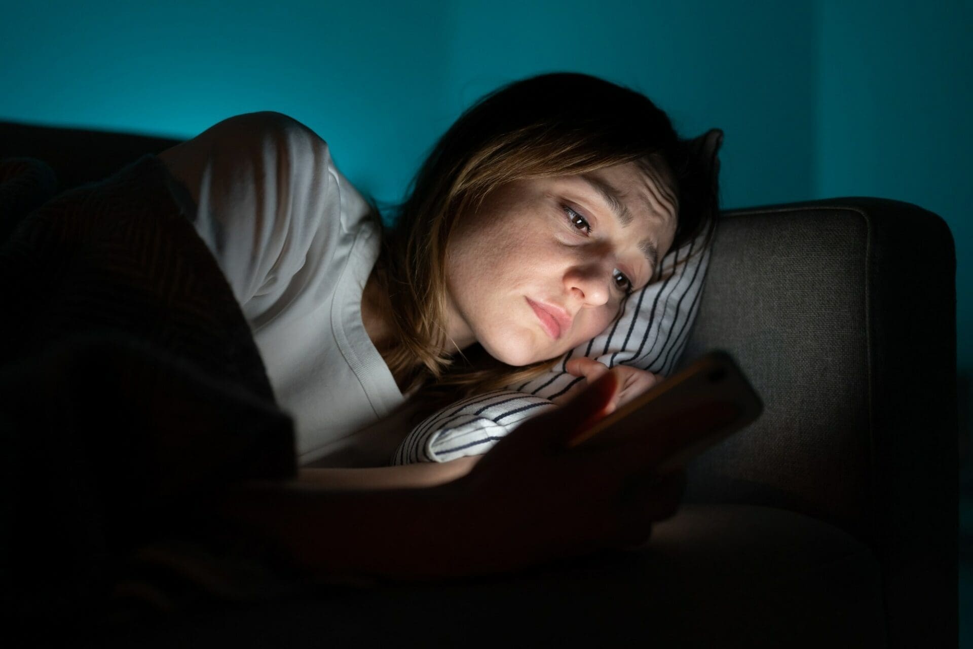 SANTÉ - Attention: une heure sur le téléphone avant de dormir augmente l’insomnie de 59%