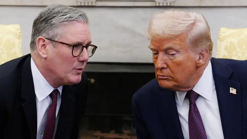 Starmer défie Trump  : les conditions de négociation avec Moscou doivent être fixées par Kiev