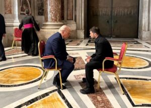 Volodymyr Zelensky et Donald Trump se rencontrent à Rome en marge des obsèques du Pape François