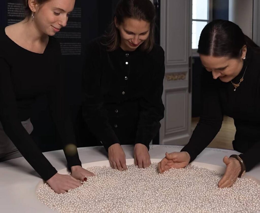 Une exposition consacre Paris comme capitale mondiale de la perle