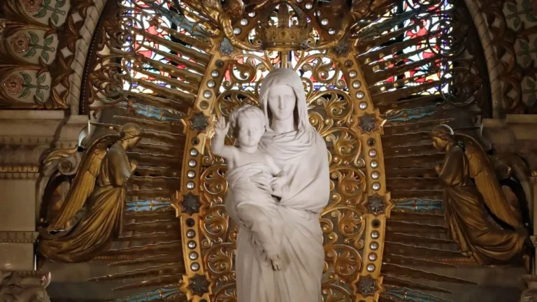 Carême profané : une statue de la Vierge Marie volontairement détruite dans la Nièvre