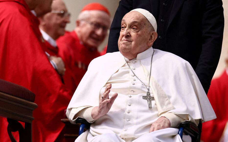 Mort du pape François : la mise en bière prévue à 20h, les fidèles pourront lui rendre hommage à Saint-Pierre dès mercredi