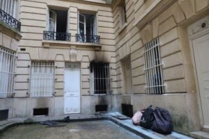 Incendie criminel à Paris : un suspect aperçu, la police sur la piste