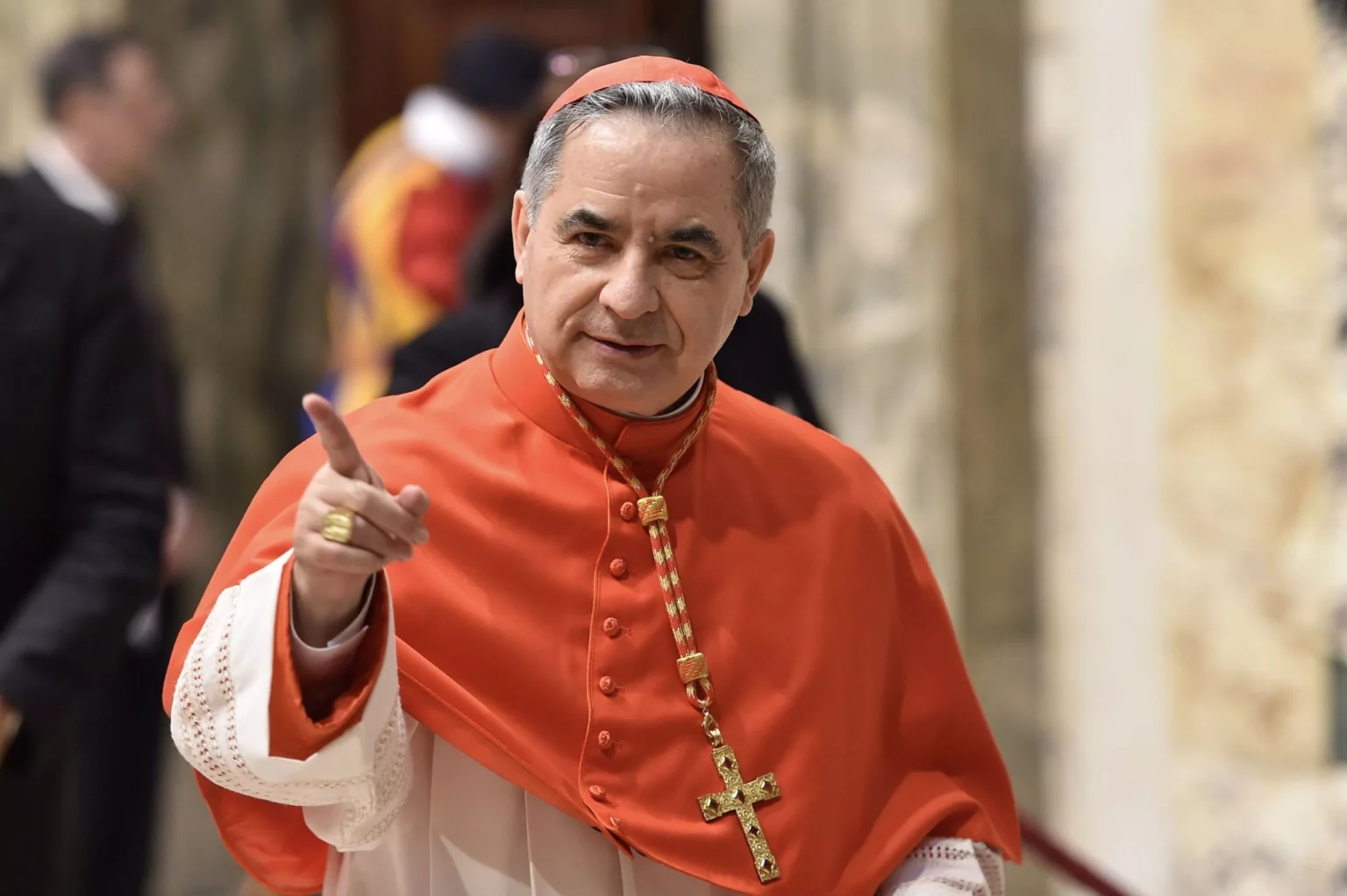 Angelo Becciu : du faîte du pouvoir à la marge du conclave