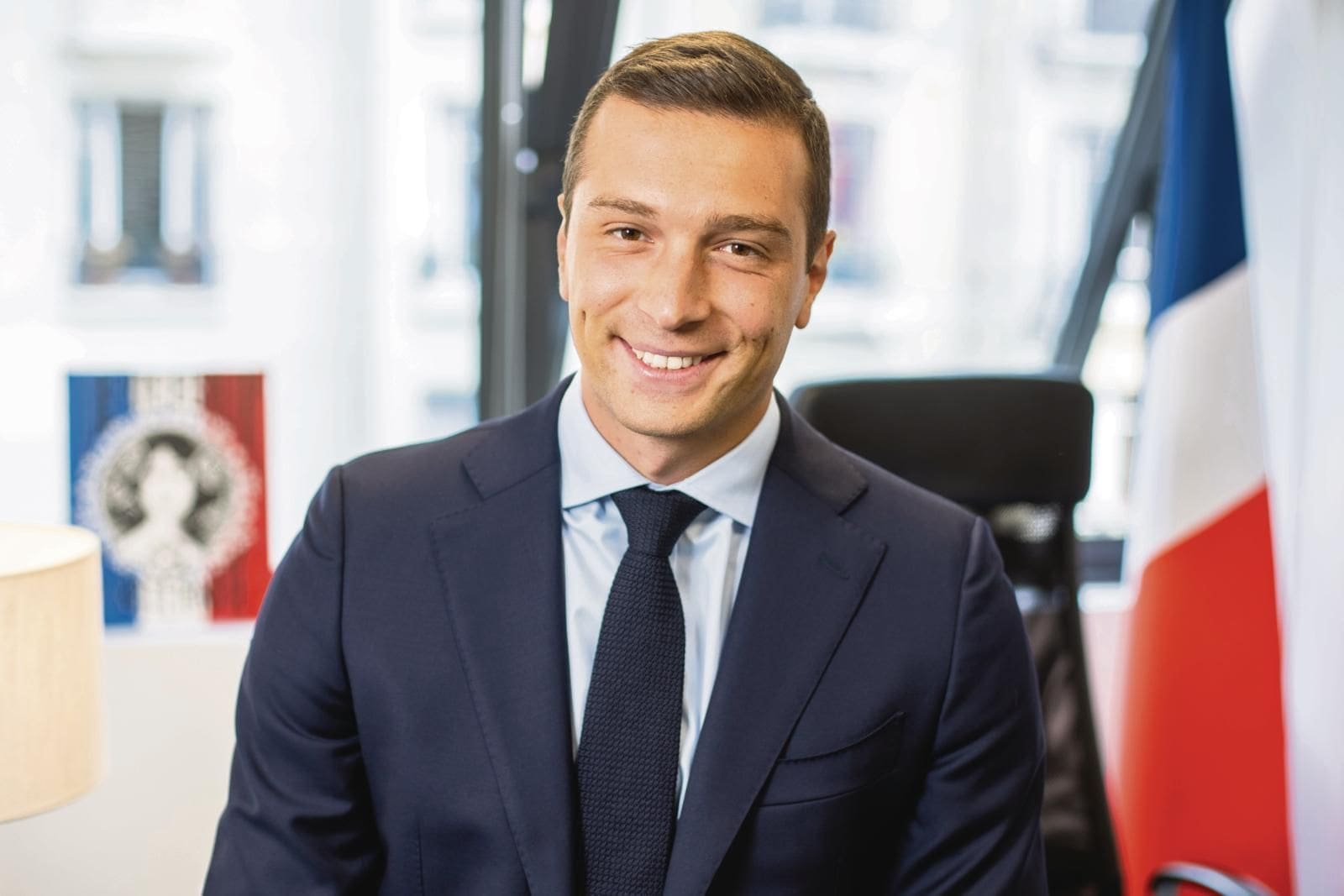 Jordan Bardella célèbre la France du travail dans un nouveau livre à paraître cet automne