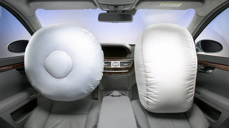 Airbags Takata : l’État serre la vis, des milliers de véhicules rappelés en urgence