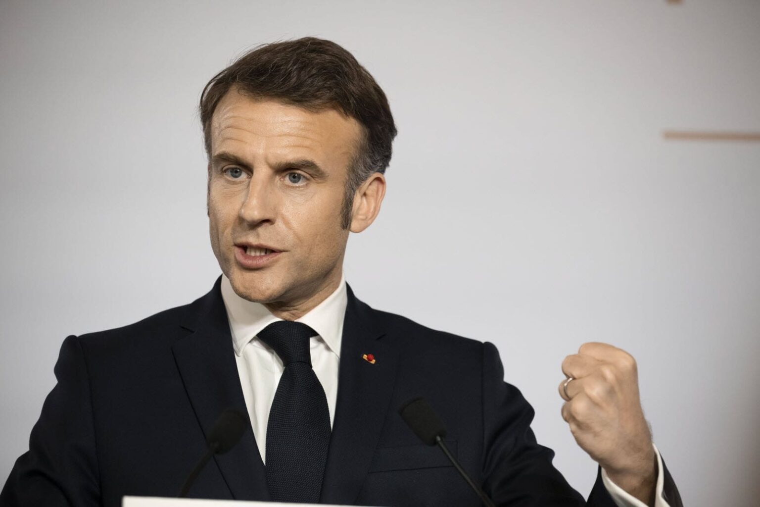 Droits de douane de Trump : Macron convoque d’urgence les filières touchées