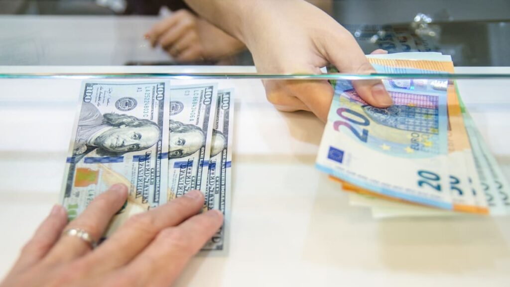 Euro dopé, dollar déprimé : la France doit-elle vraiment s’en réjouir ?