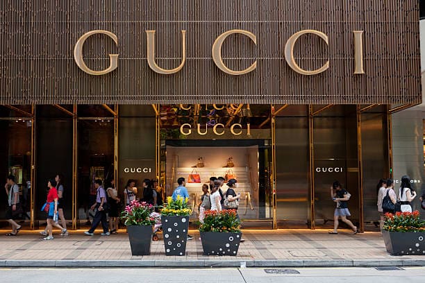 Luxe en déroute : Gucci s’effondre, Kering encaisse et tangue