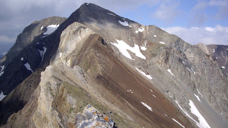 Hautes-Pyrénées : un alpiniste et un policier trouvent la mort lors d’un hélitreuillage 