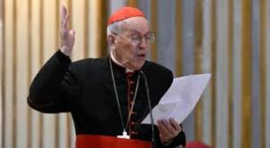 Le cardinal Giovanni Battista Re préside les obsèques du pape François
