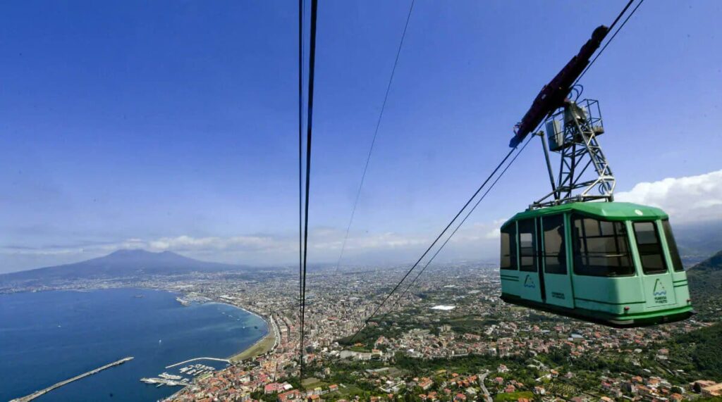 Italie : au moins quatre morts dans la chute d’une cabine de téléphérique près de Naples