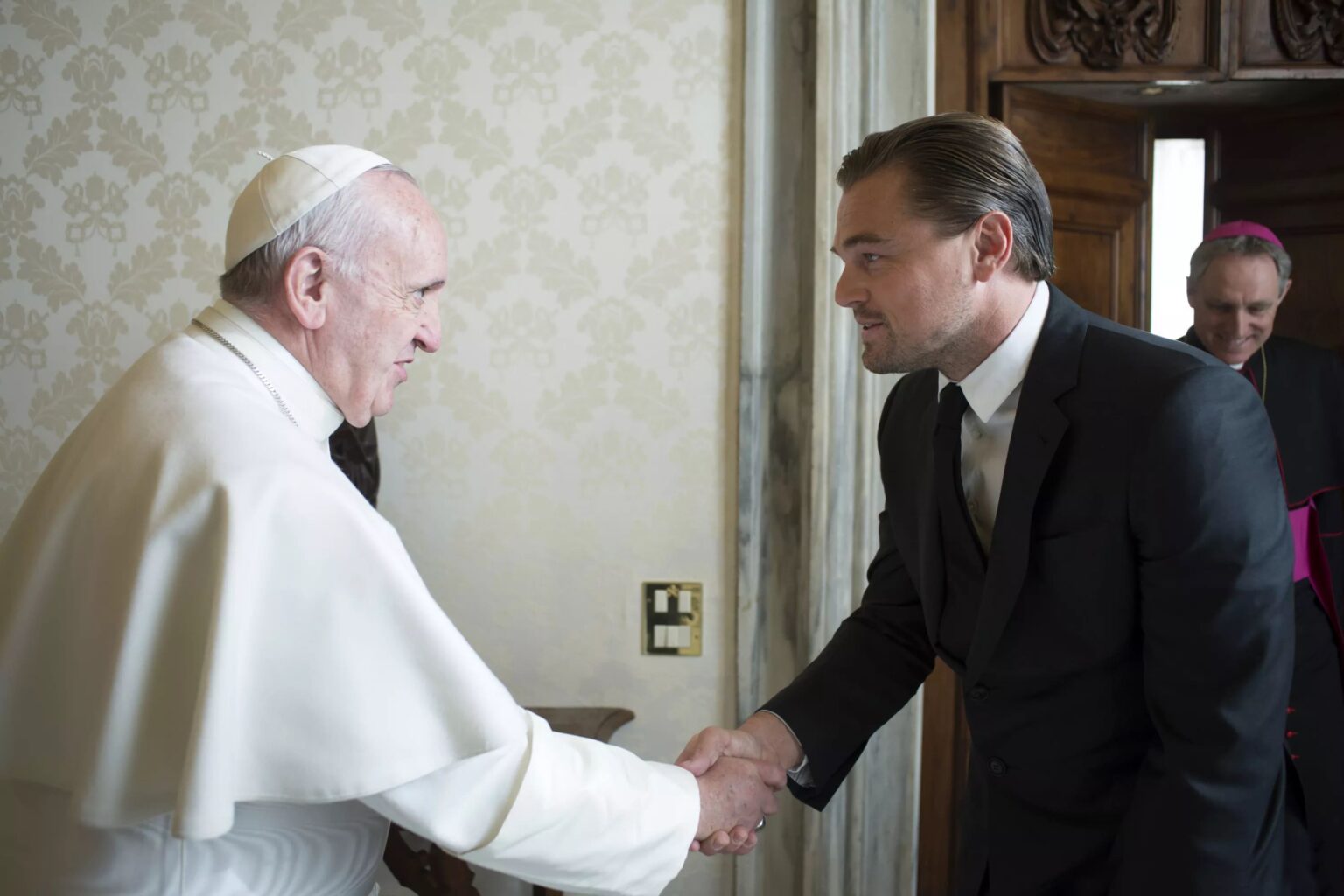 Leonardo DiCaprio : « Le pape François était un leader, non seulement pour l’Église catholique, mais aussi pour la réforme environnementale et l’activisme mondial. »