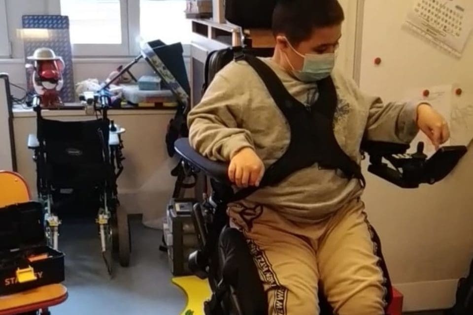 Maladie incurable : Bastien, 11 ans, privé du seul médicament qui le maintient debout