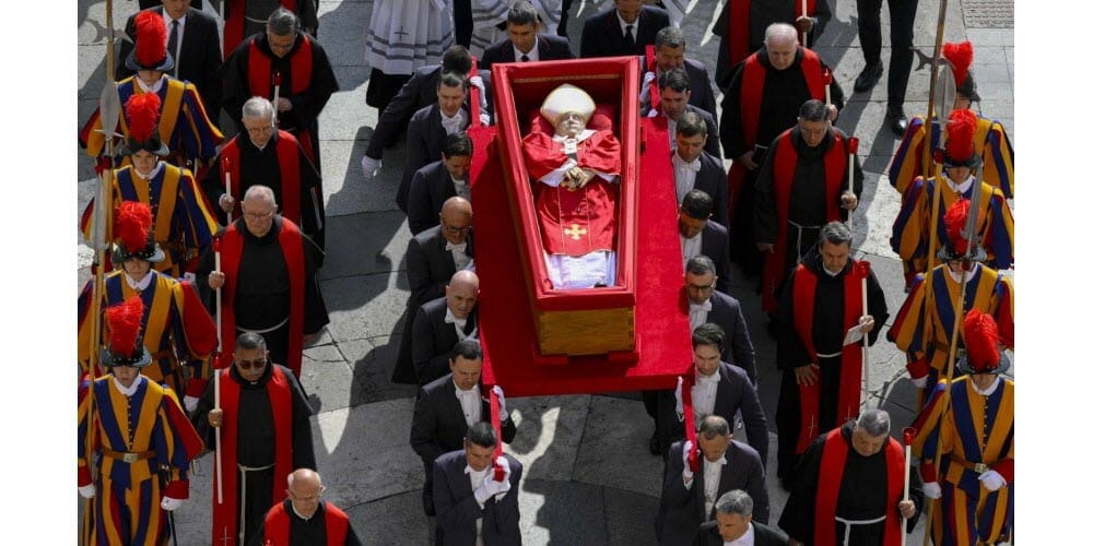 À Rome, le monde s'apprête à faire ses adieux au pape François