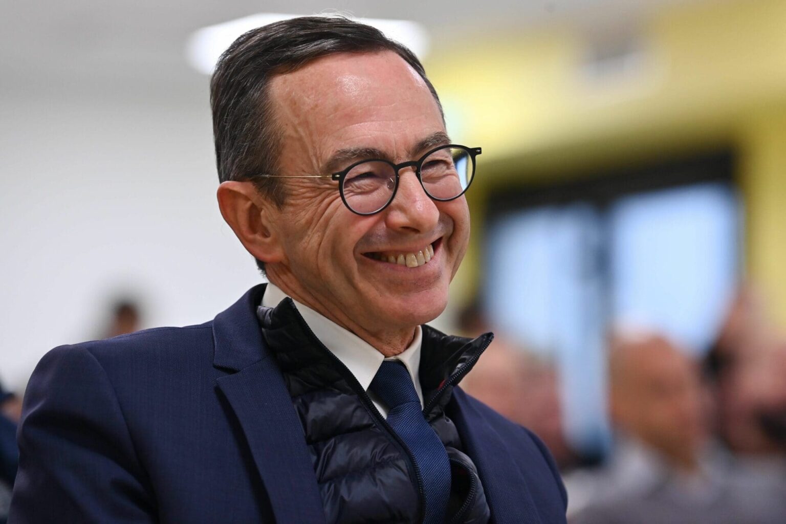 Naturalisation, visas, éloignements : Retailleau imprime sa marque sur la politique migratoire