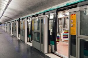 Un adolescent belge se donne la mort à Paris sous les yeux de ses camarades