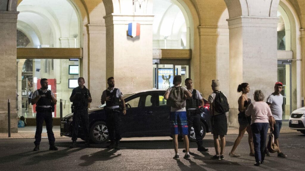 Un adolescent soupçonné d'une série impressionnante de vols à la roulotte à Nîmes