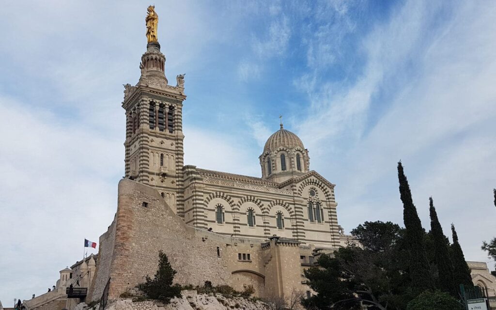 Marseille : LFI s’en prend à la rénovation de la « Bonne Mère »… et oublie que la France est chrétienne