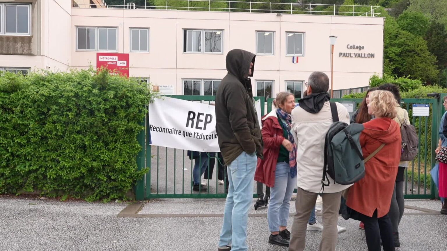 Au collège Paul-Vallon de Givors, la colère monte d’un cran