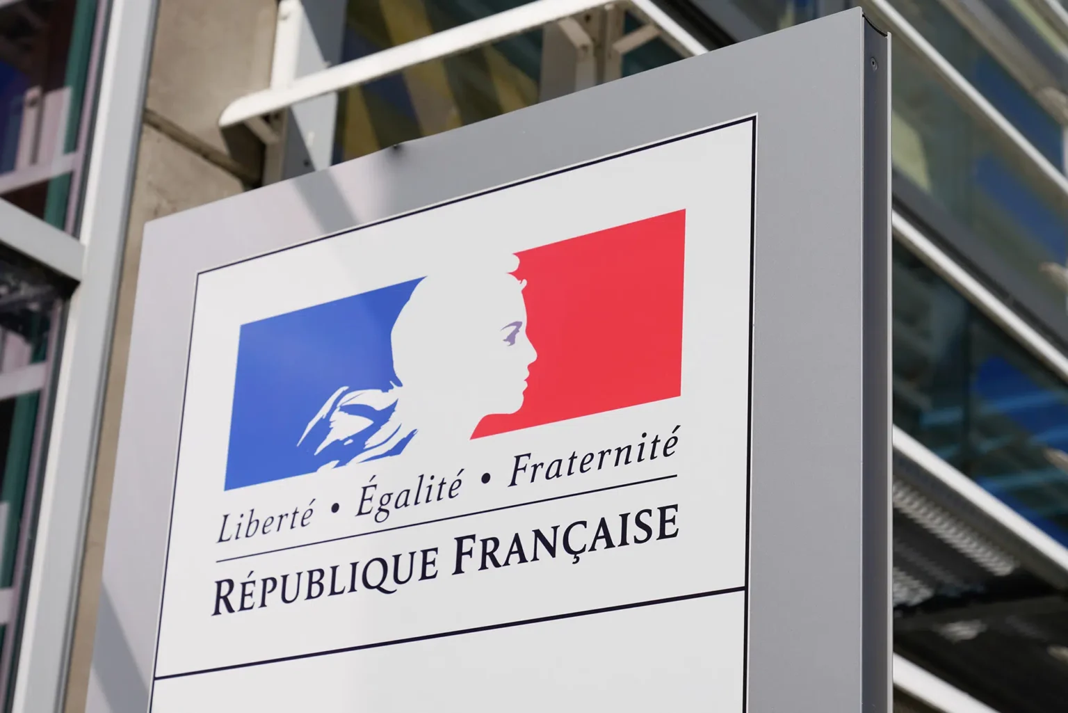 Un coup de filet massif : l’Office national antifraude quadruple ses saisies à 596 M€