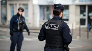 Rouen : surpris en train de voler une moto, il tente de se cacher sous une voiture