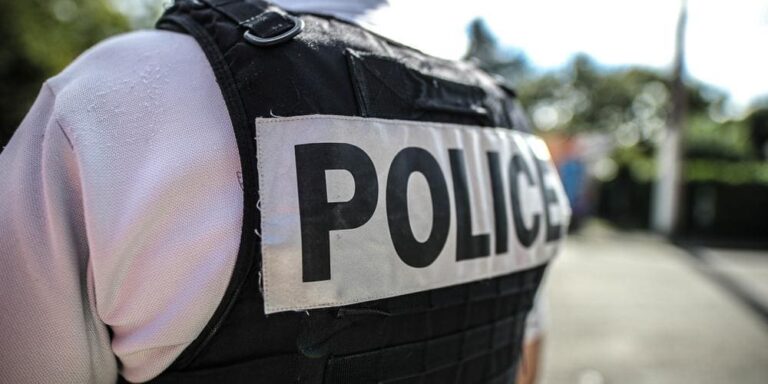 Deux élèves arrêtés avec des couteaux à Saint-Herblain, le gouvernement serre la vis