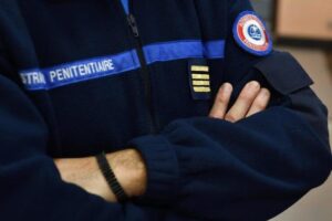 Surveillante de prison : exercer son métier la peur au ventre